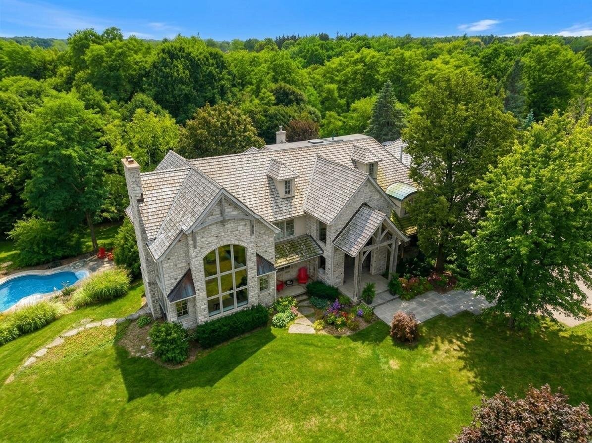 Estate photo