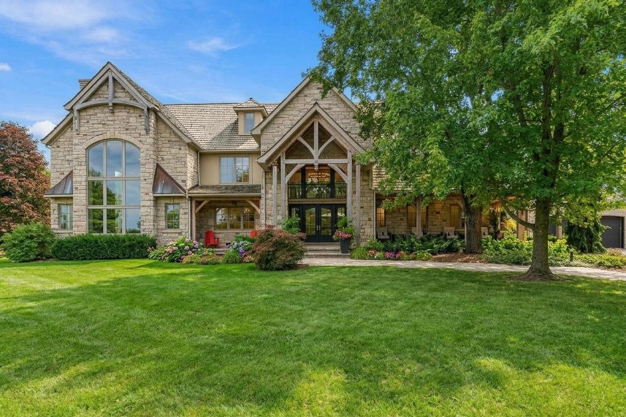 Estate photo