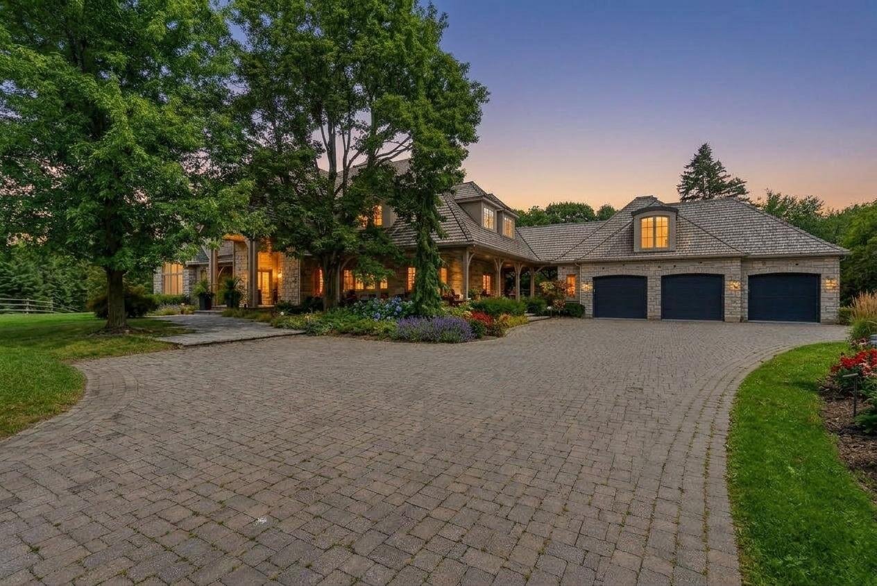 Estate photo